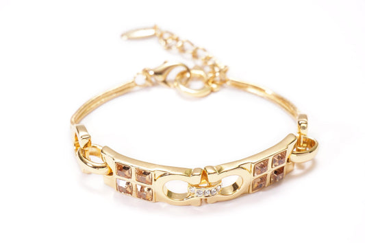 Svelte Square Plate Horse-shoe Joint Gold Bracelet